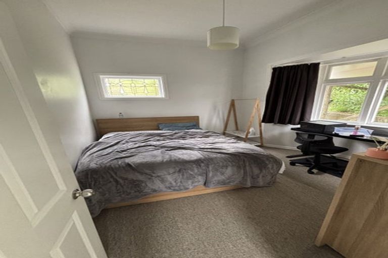 Photo of property in 121 Kelburn Parade, Kelburn, Wellington, 6012