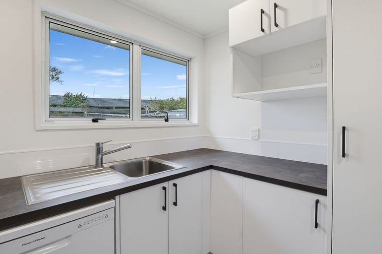 Photo of property in 1 Dunk Place, Milson, Palmerston North, 4414