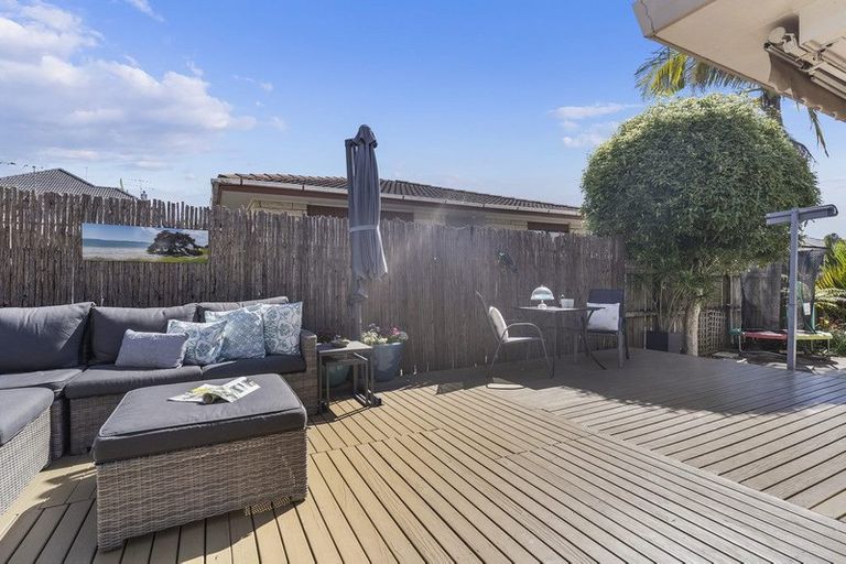 Photo of property in 1/117 Wellington Street, Howick, Auckland, 2014