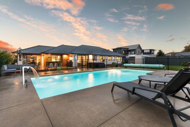 Photo of property in 10 Clifford Close, Leamington, Cambridge, 3432