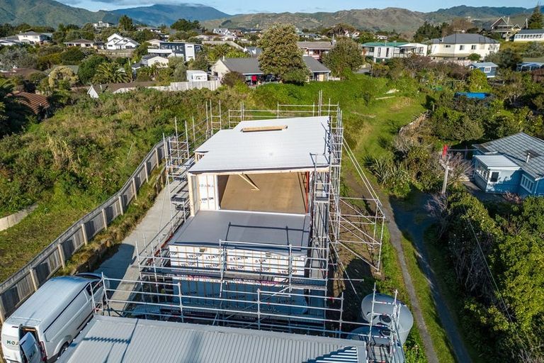 Photo of property in 20a Queens Road, Waikanae Beach, Waikanae, 5036