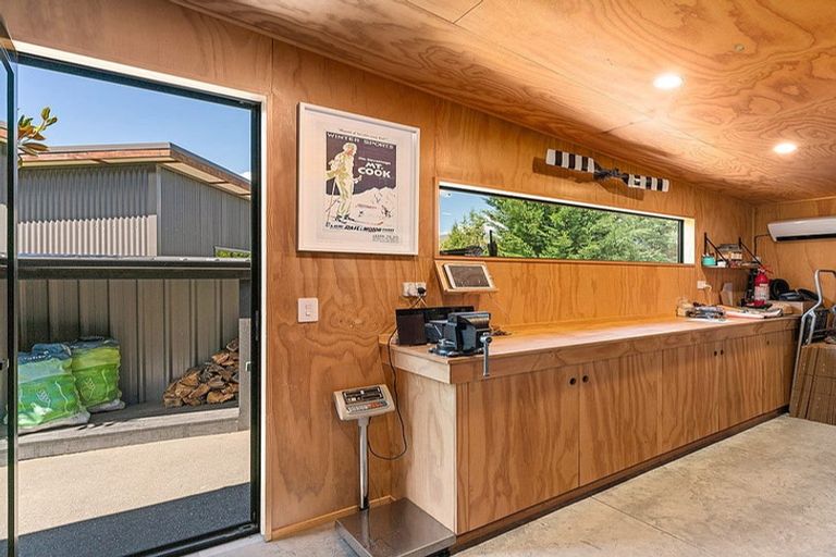 Photo of property in 21 Hewson Crescent, Lake Hawea, Wanaka, 9382