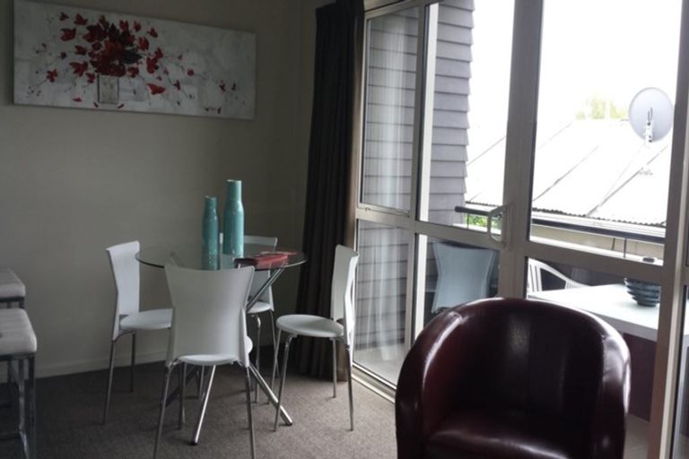 Photo of property in 2/24 Whitmore Street, Edgeware, Christchurch, 8013