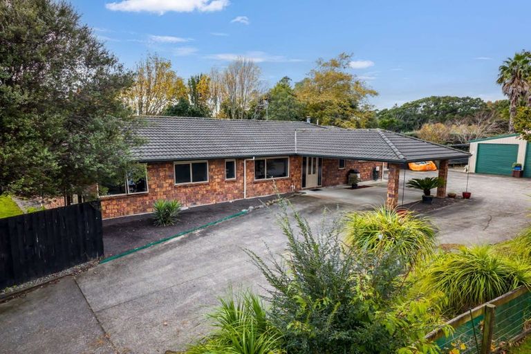 Photo of property in 17 Brights Road, Waiuku, 2123