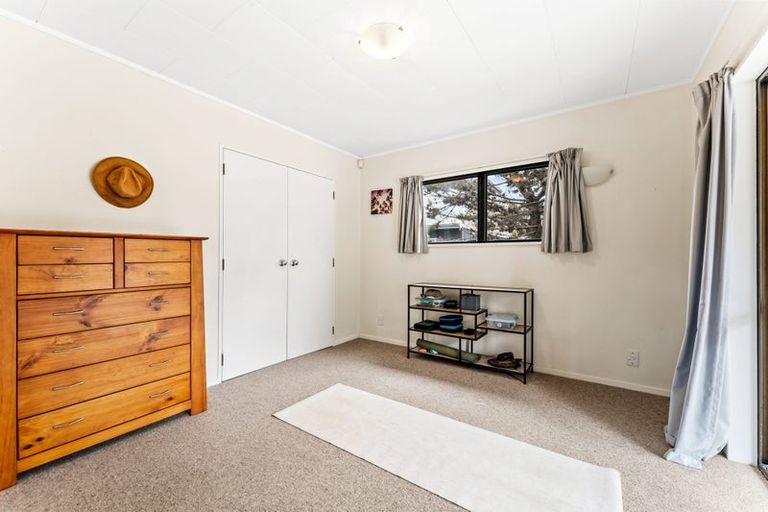 Photo of property in 30 Holiday Road, Stanmore Bay, Whangaparaoa, 0932