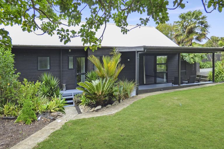 Photo of property in 6 Pounamu Place, Kerikeri, 0294