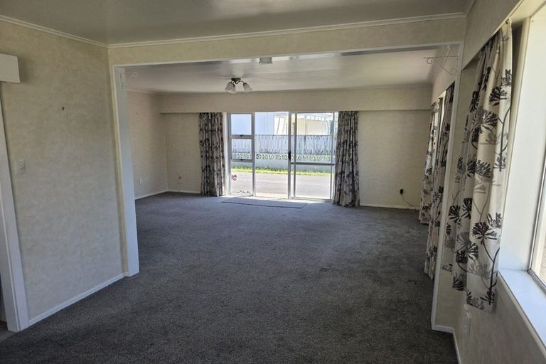 Photo of property in 1/42 Belt Road, Moturoa, New Plymouth, 4310