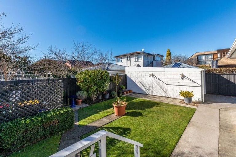 Photo of property in 2/4 Lansbury Avenue, Strowan, Christchurch, 8052
