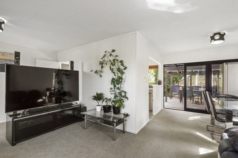 Photo of property in 7 Eagleson Street, Northcross, Auckland, 0632