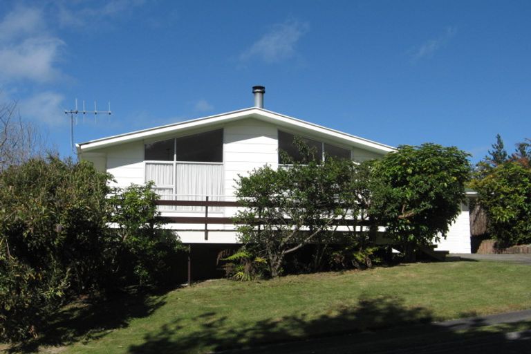 Photo of property in 13 Brunette Drive, Acacia Bay, Taupo, 3330