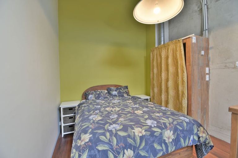 Photo of property in 37 Dowling Street, Dunedin Central, Dunedin, 9016