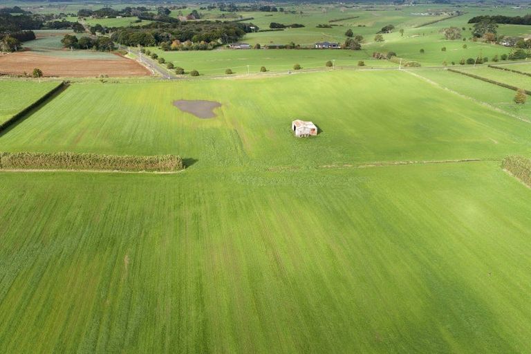 Photo of property in 142 Hutchings Road, Waiuku, 2682