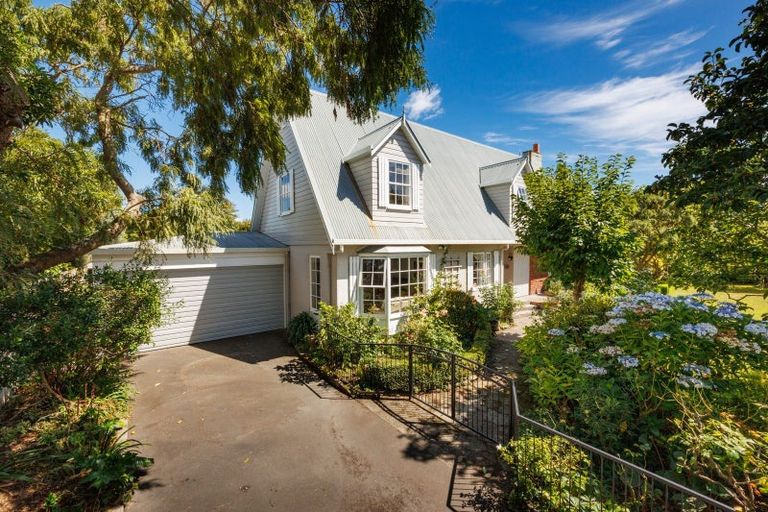 Photo of property in 15 Trent Avenue, Hokowhitu, Palmerston North, 4410