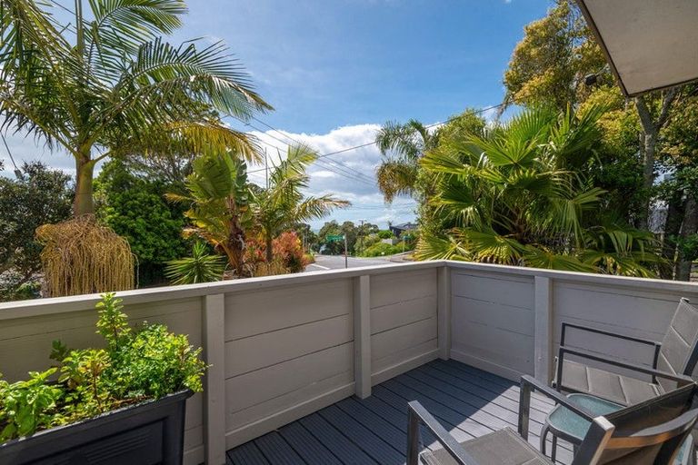 Photo of property in 2 Lyons Avenue, Murrays Bay, Auckland, 0630