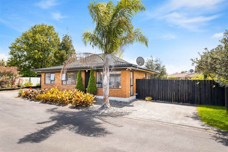 Photo of property in 3/133 Parrs Cross Road, Glen Eden, Auckland, 0612