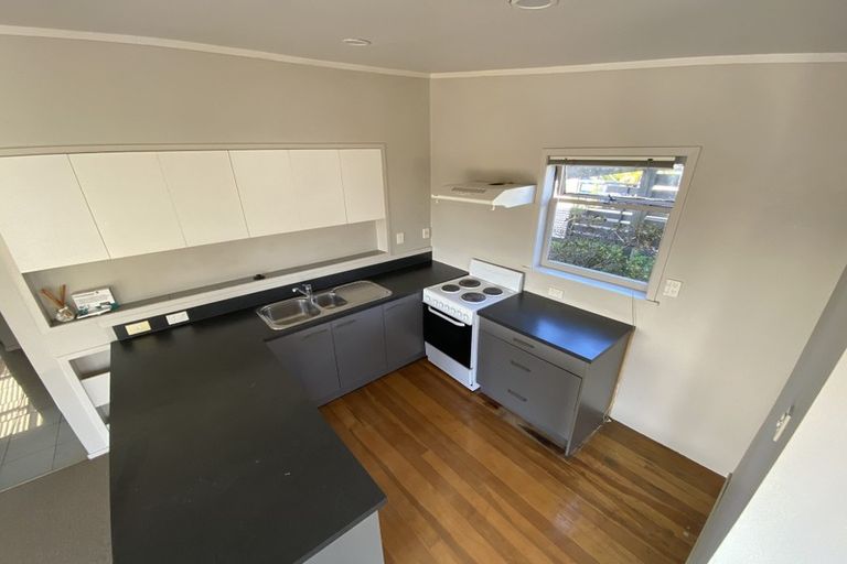 Photo of property in 2/21 Omana Road, Milford, Auckland, 0620