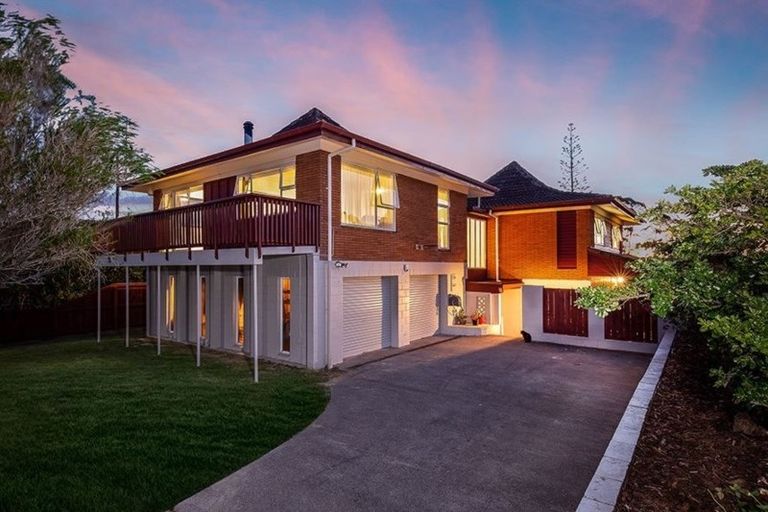 Photo of property in 25 Anich Road, Massey, Auckland, 0614