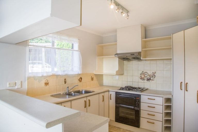 Photo of property in 1/31a Seaview Road, Glenfield, Auckland, 0629