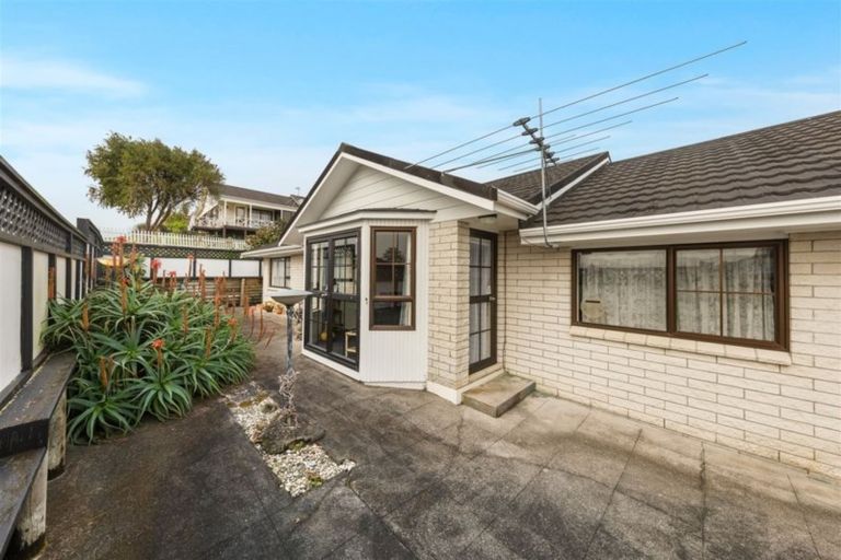Photo of property in 9b Victoria Avenue, Waiuku, 2123