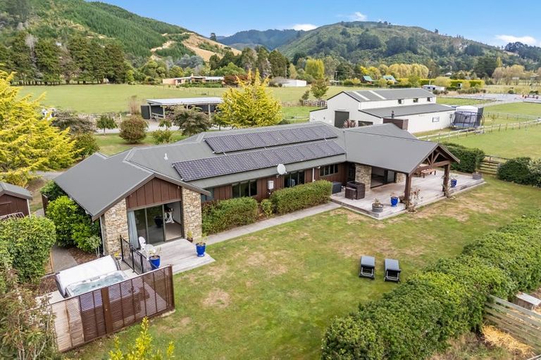 Photo of property in 61a Colletts Road, Mangaroa, Upper Hutt, 5371