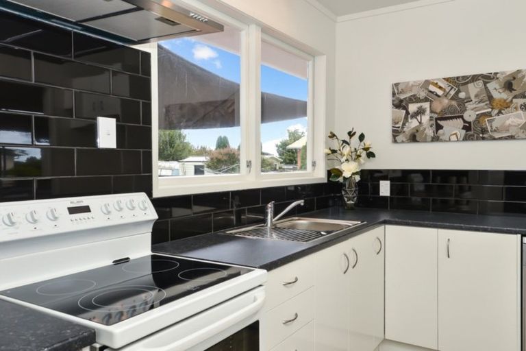 Photo of property in 11 Marion Place, Deanwell, Hamilton, 3206