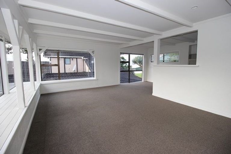 Photo of property in 11 Noel Avenue, Orewa, 0931