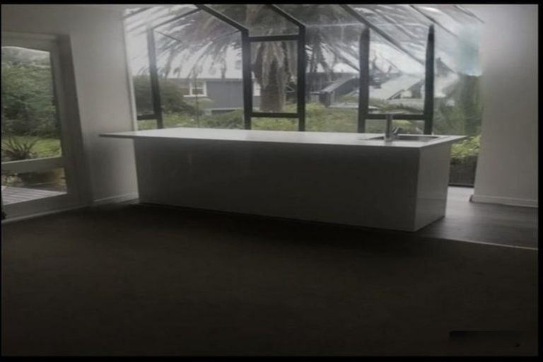 Photo of property in 1/19 Beach Road, Castor Bay, Auckland, 0620