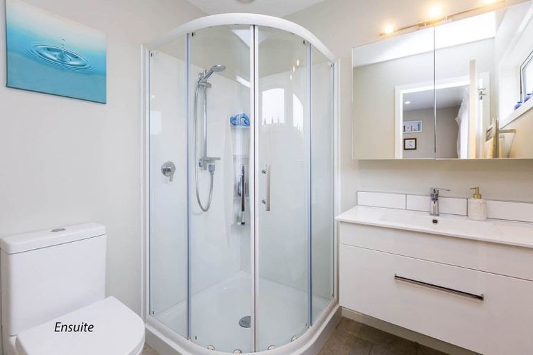 Photo of property in 15a Kiln Street, Silverstream, Upper Hutt, 5019