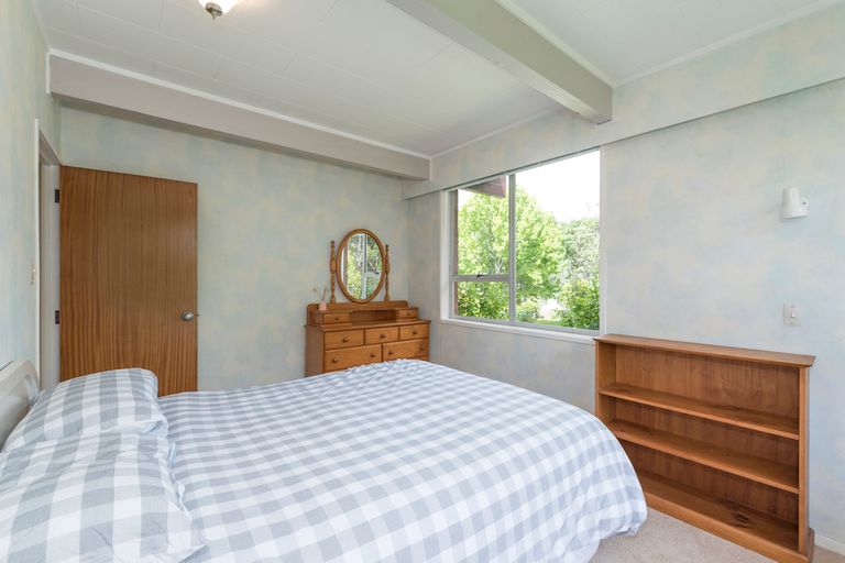 Photo of property in 48 Rehia Road, Massey, Auckland, 0614