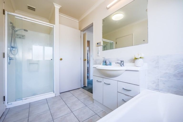 Photo of property in 2/942 High Street, Avalon, Lower Hutt, 5011