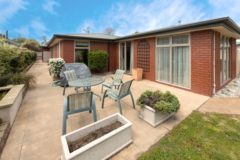 Photo of property in 18 Wayside Avenue, Burnside, Christchurch, 8053