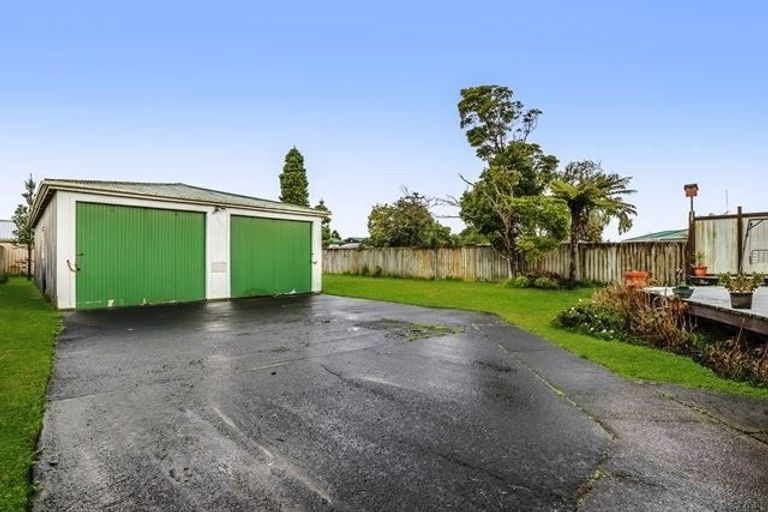 Photo of property in 25 Hill Crescent, Papakura, 2110
