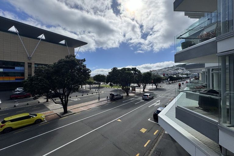 Photo of property in Piermont Apartments, 1a/82 Cable Street, Te Aro, Wellington, 6011