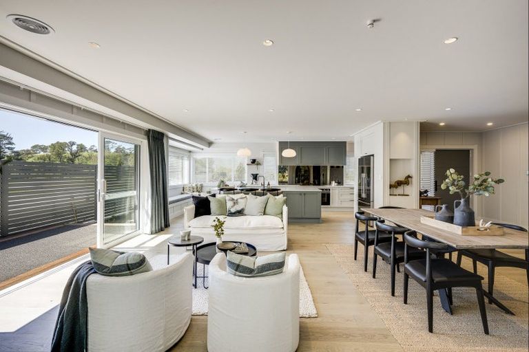 Photo of property in 71 Oak Road, Poraiti, Napier, 4112