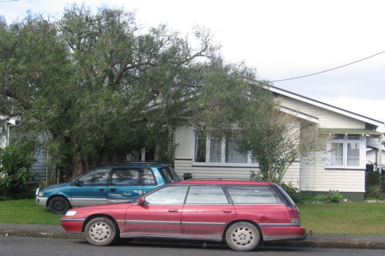 Photo of property in 16 Donald Street, Regent, Whangarei, 0112
