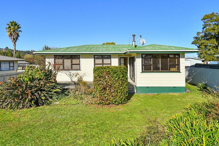Photo of property in 16 Eastburn Street, Papakura, 2110