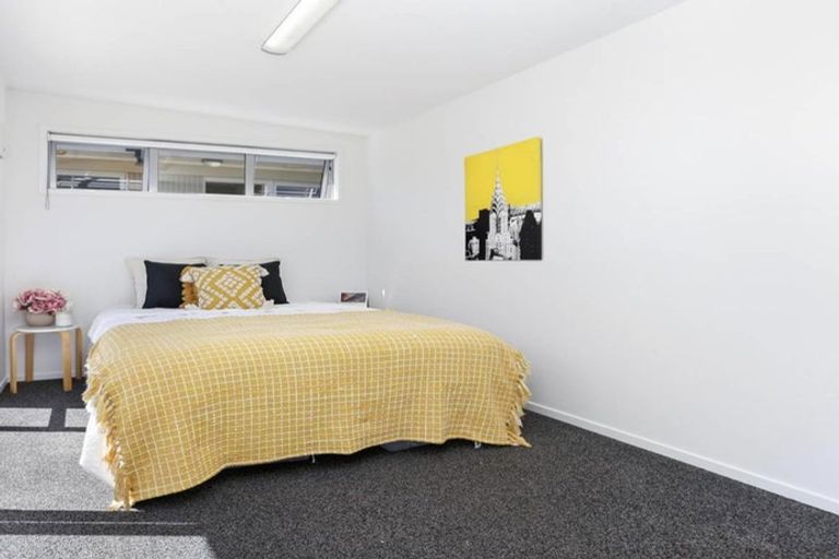 Photo of property in 2/8 Paul Place, Pakuranga, Auckland, 2010