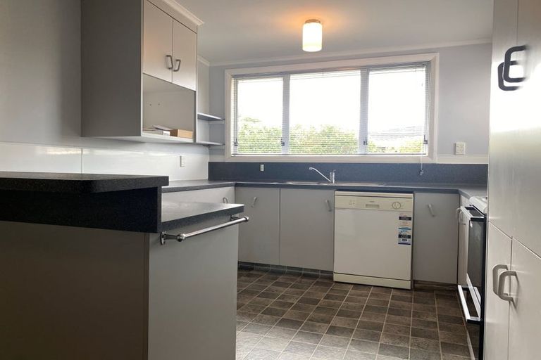 Photo of property in 9b Whites Line West, Woburn, Lower Hutt, 5010