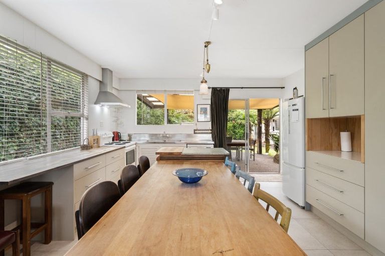Photo of property in 104 Beverley Terrace, Whangamata, 3620