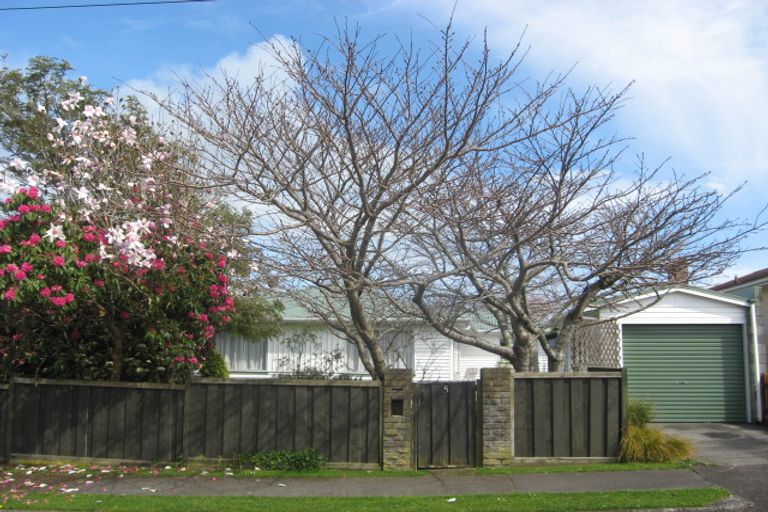 Photo of property in 5 Lydford Place, Spotswood, New Plymouth, 4310