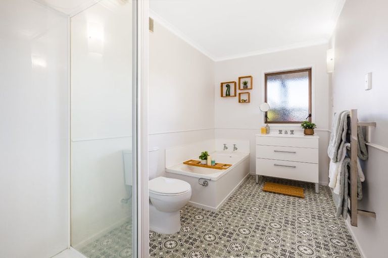 Photo of property in 29 Observatory Close, Whitby, Porirua, 5024