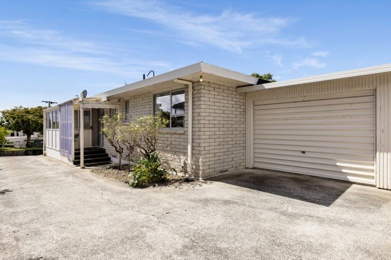 Photo of property in 2/42 Matua Road, Matua, Tauranga, 3110