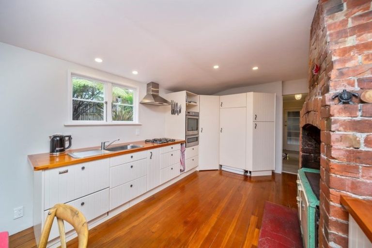 Photo of property in 9 Mayfair Place, Westown, New Plymouth, 4310