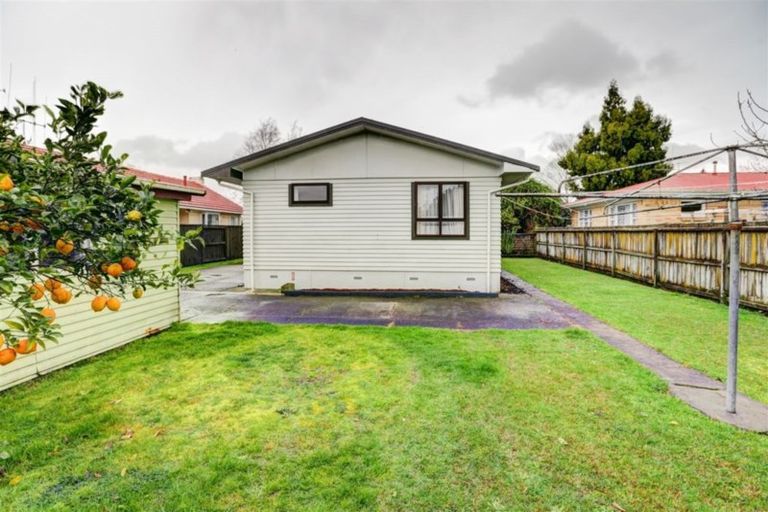 Photo of property in 6 Cedar Place, Hillcrest, Hamilton, 3216