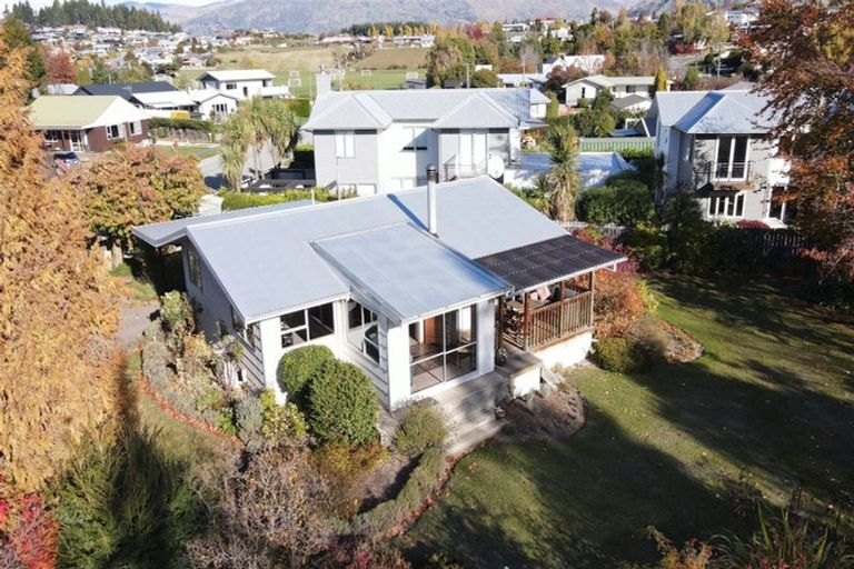 Photo of property in 1 Hunter Crescent, Wanaka, 9305