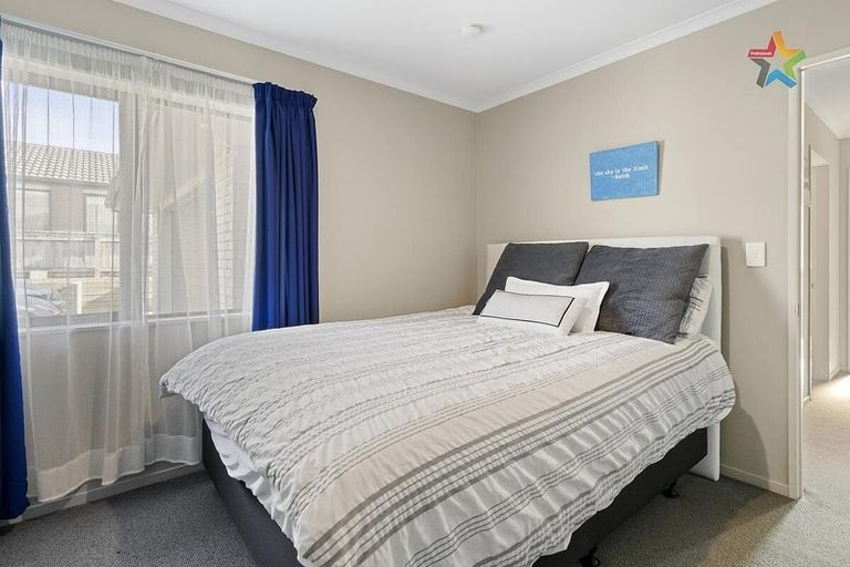Photo of property in 8 Percy Kinsman Crescent, Riverstone Terraces, Upper Hutt, 5018