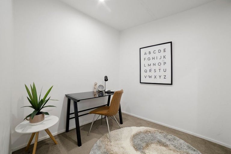 Photo of property in 18 Saddleback Grove, Karori, Wellington, 6012