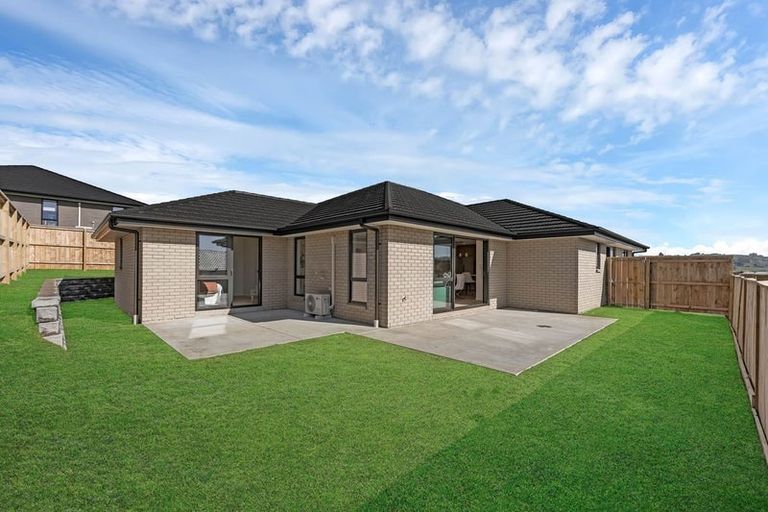 Photo of property in 11 Dolcetto Place, Pokeno, 2402