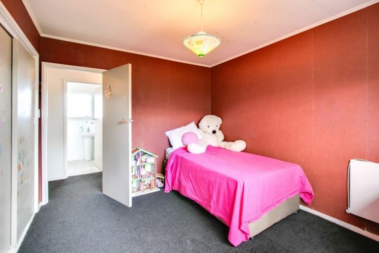 Photo of property in 27 Lyttelton Crescent, Tamatea, Napier, 4112