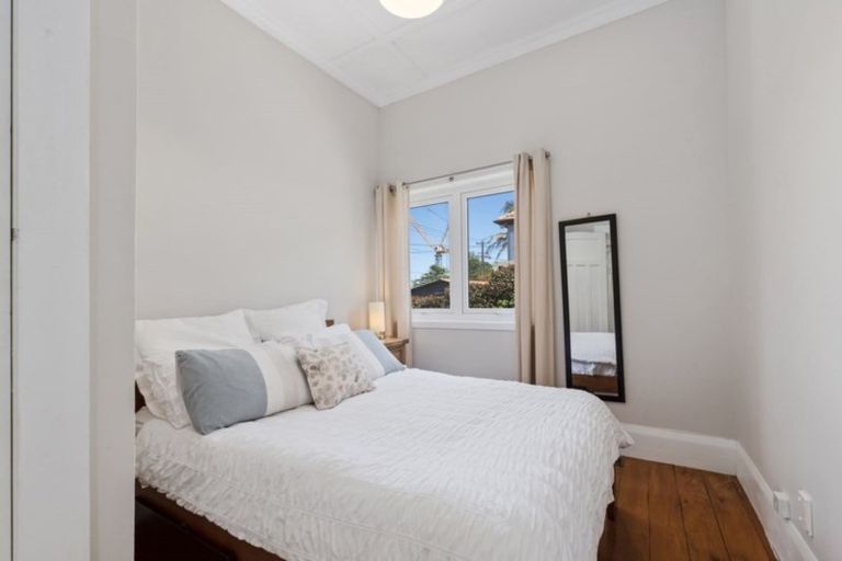 Photo of property in 12 Ngataringa Road, Devonport, Auckland, 0624